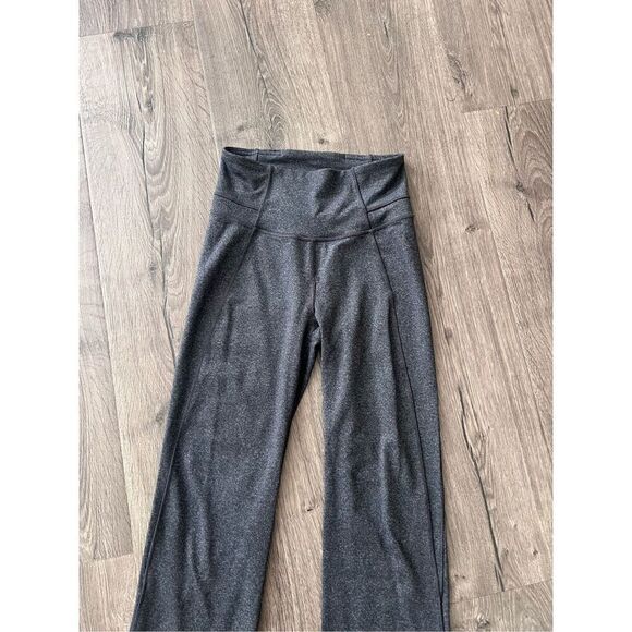 Lululemon Women’s Groove High Rise Flare Keggings /Pants size 2 - Picture 4 of 5